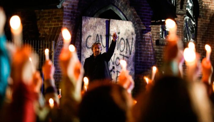 Imagem Deus não Está Morto - Uma Luz na Escuridão